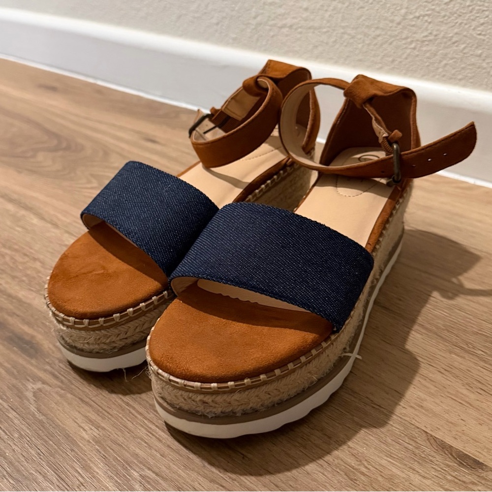 Comfort 1946 Stylish Tan and Denim Elevated Sandals size 9